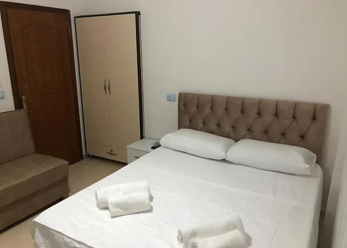 Elton Tafa Гостевой дом 3*