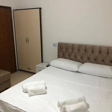 Elton Tafa Guest house *