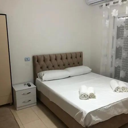 Guest house Elton Tafa 3*