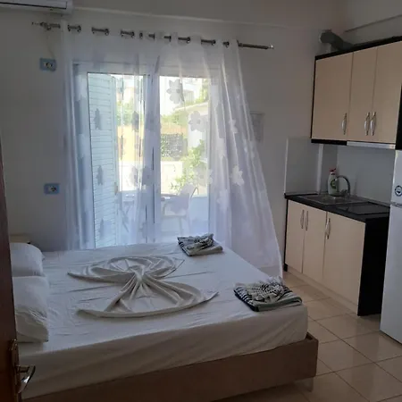 Elton Tafa Guest house *