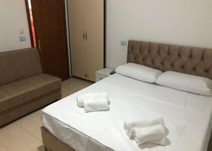 Casa de hóspedes Elton Tafa 3*