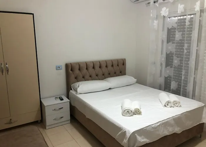 Casa de hóspedes Elton Tafa 3*