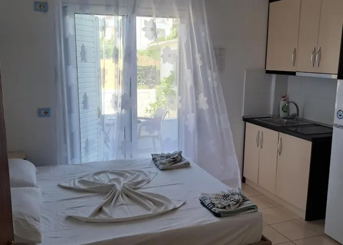 Elton Tafa Casa de hóspedes 3*