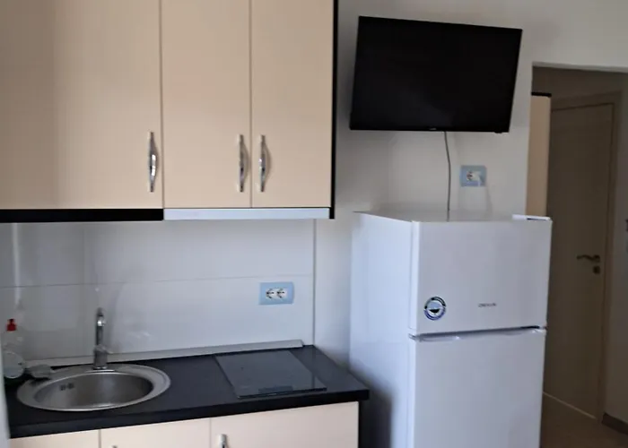 Casa de hóspedes Elton Tafa 3*